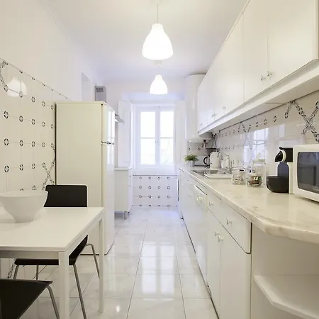 Travel And Tales Principe Real Apartment Lisbon
